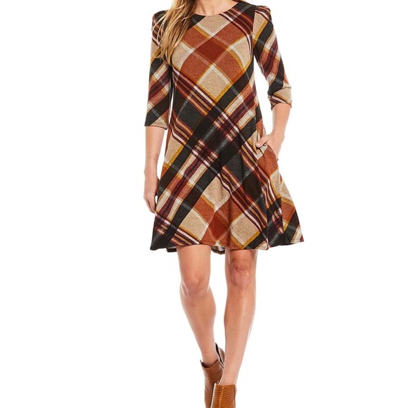 Jessica Howard Bell Sleeve Dress - Picture 3 of 3